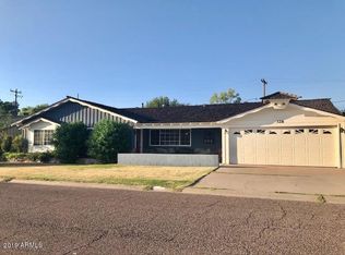 328 E Berridge Ln, Phoenix, AZ 85012