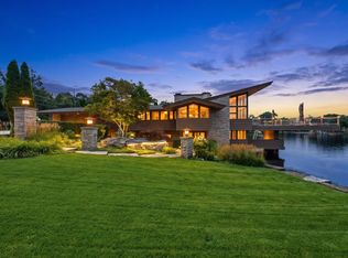 130 N Dee Rd, Park Ridge, IL 60068