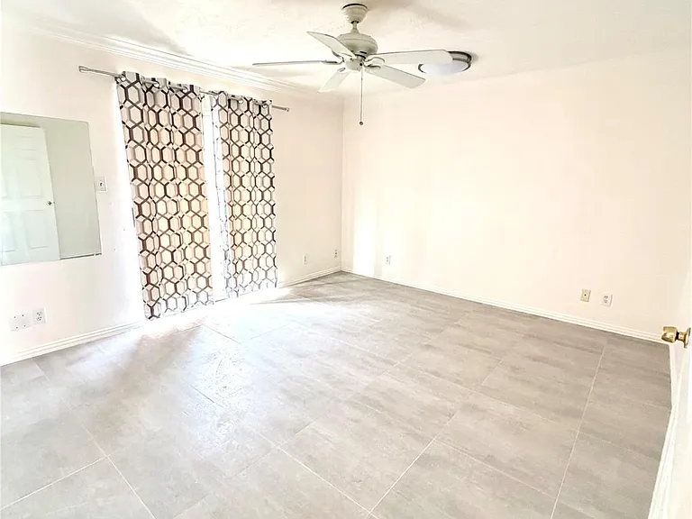 12502 Venus Park Ln — Photo 6