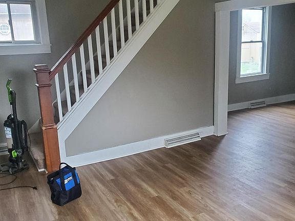 4th image of 559 Green St