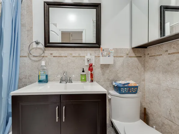 2020 Bleecker Street image 27 of 35