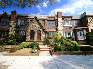 6461 84th St, Middle Village, NY 11379