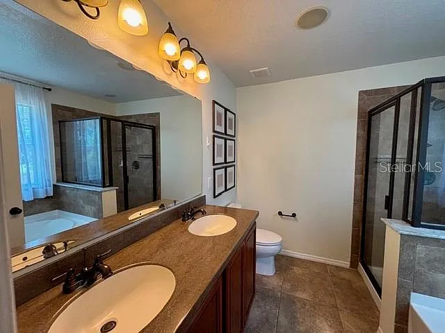 11844 Chateaubriand Ave — Photo 24