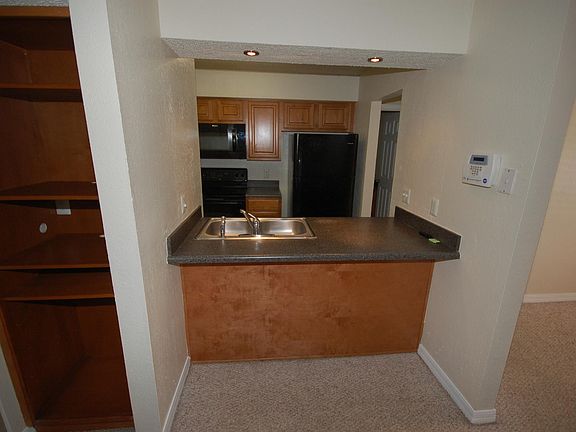 5th image of 864 Breckenridge Vlg