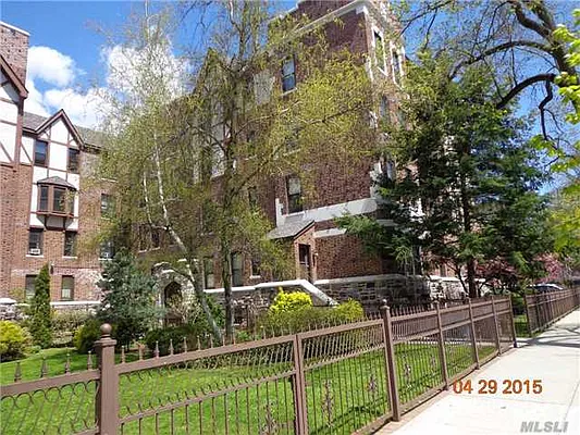 Sold by Douglas Elliman | media 27