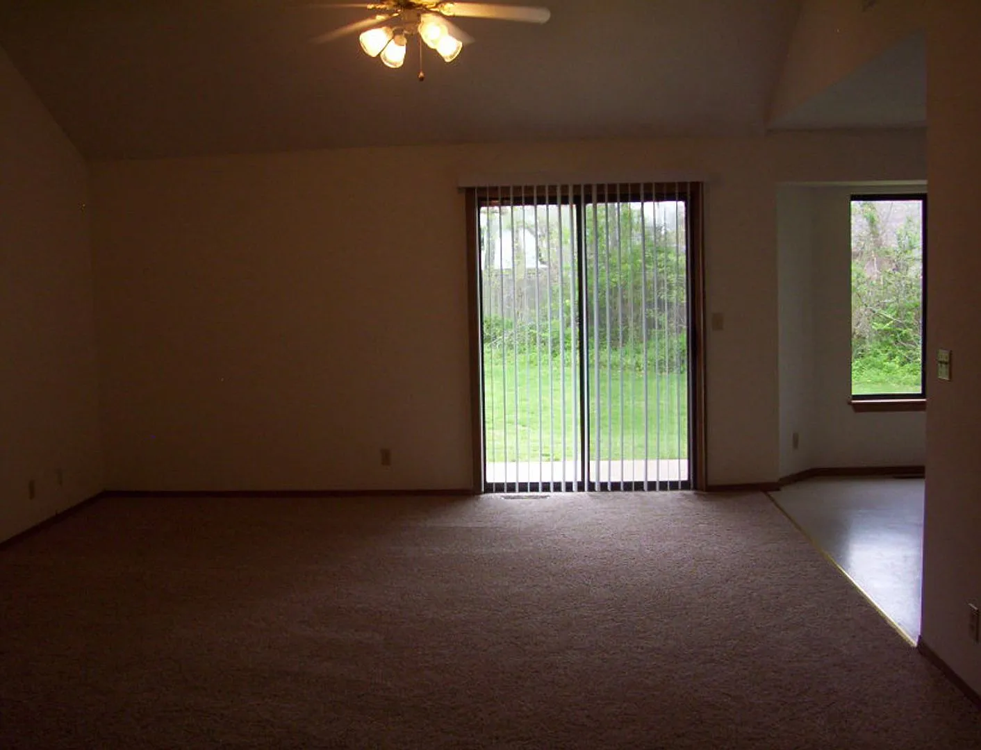 Adorable three bedroom house in quiet neighborhood! — Photo 4
