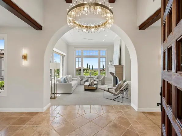 8062 Entrada De Luz E, San Diego, CA 92127