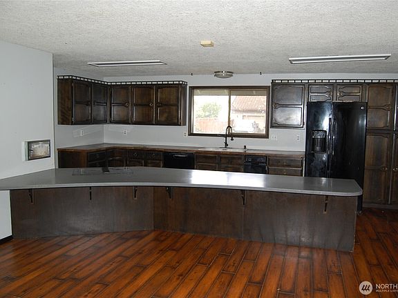 5th image of 13104 NE 8th Court