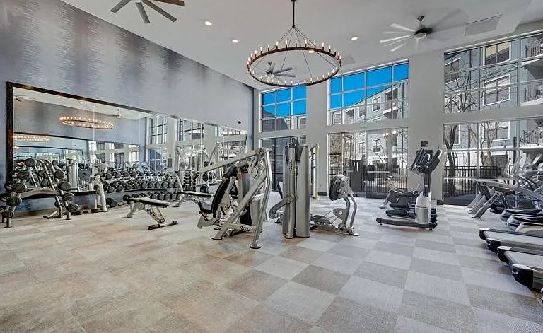 The Metro Apartments — Photo 4