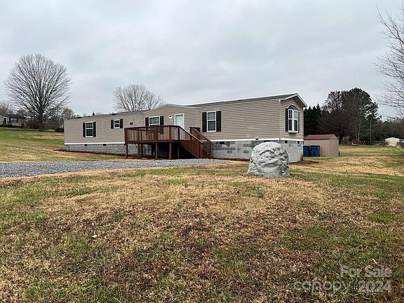 4th image of 3804 Crossing Creek Dr
