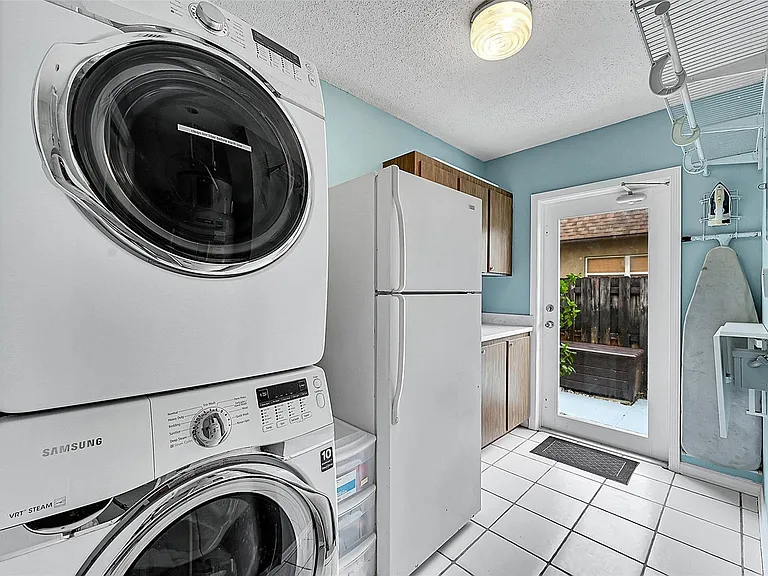 1480 SW 66th Ter #1480 — Photo 25
