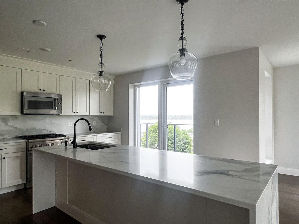 2nd image of 218 Washington Avenue #212