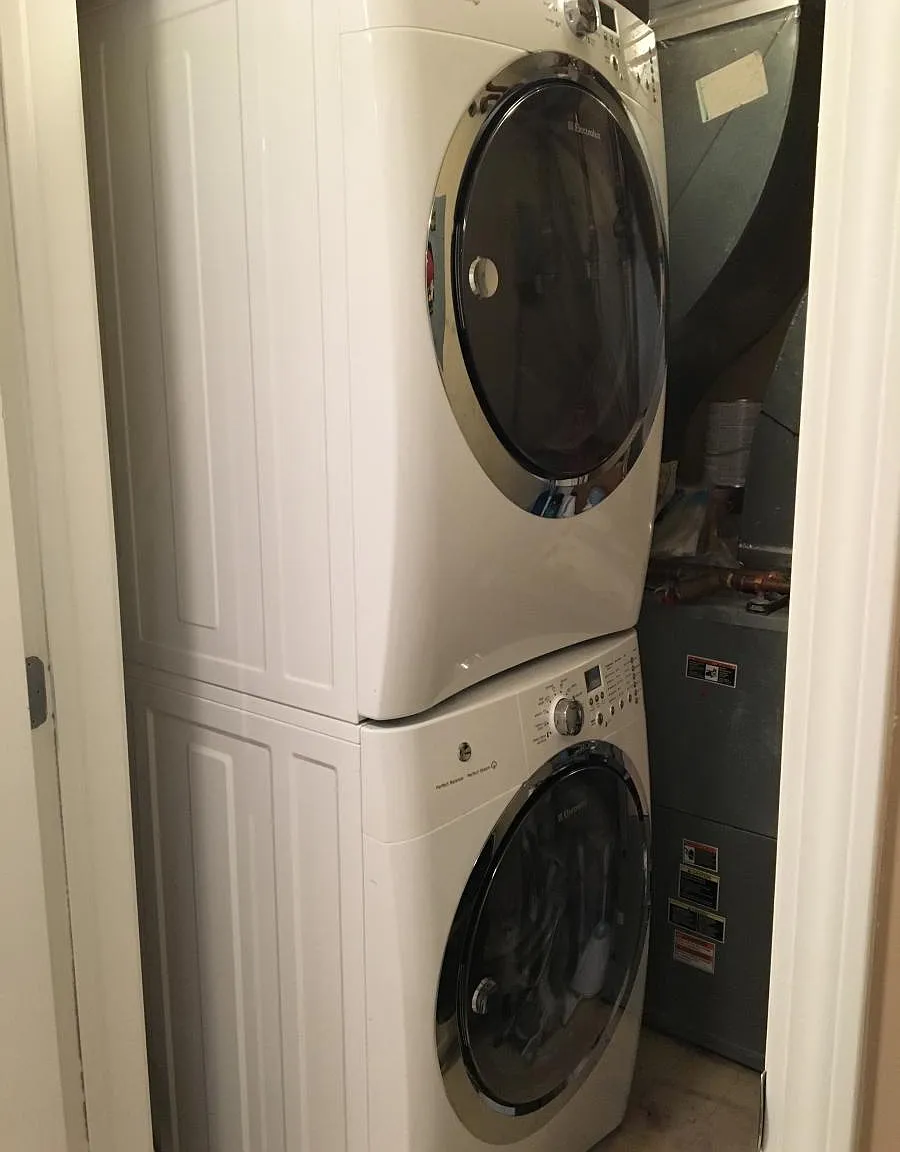 1 bed, 859 sqft, $2,150 — Photo 4