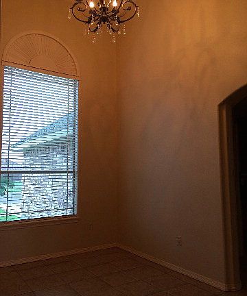 5th image of 604 S Resplandor St #224