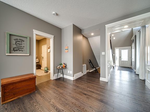 3rd image of 17707 9a Ave SW