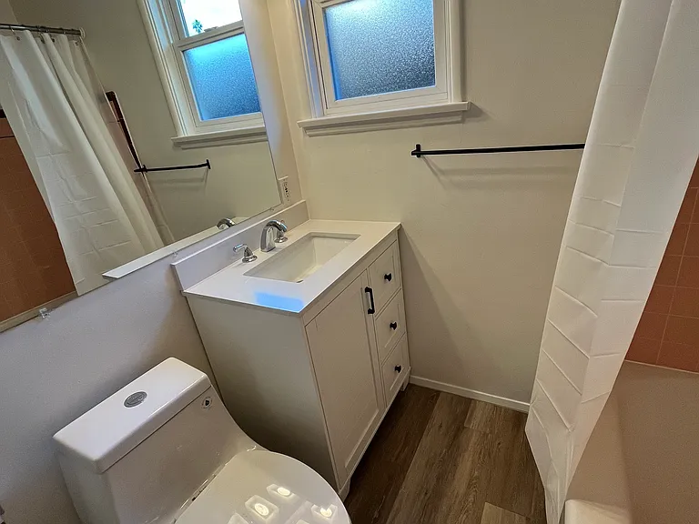 58 N Wilson Ave #60 — Photo 9