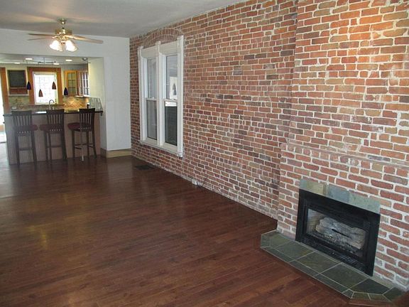 LIVING RM TO DINING RM