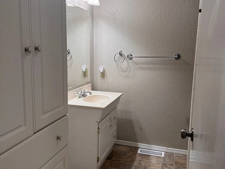 5303 N Sky Vista Ave — Photo 17