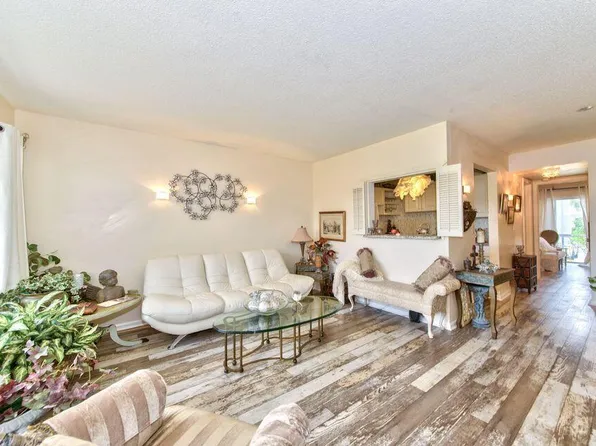 59 Bedford Ct #C, West Palm Beach, FL 33411