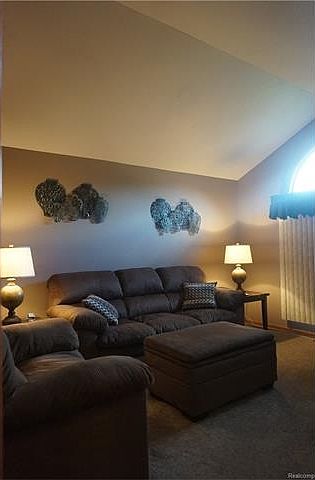 1st image of 6288 Woodland Dr