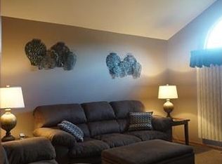 6288 Woodland Dr, Canton, MI 48187