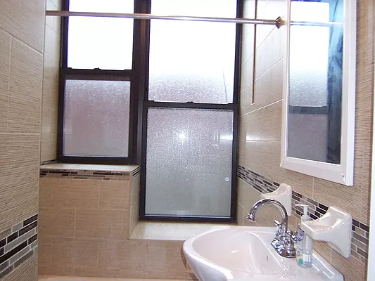 Rented by Bond New York | media 17