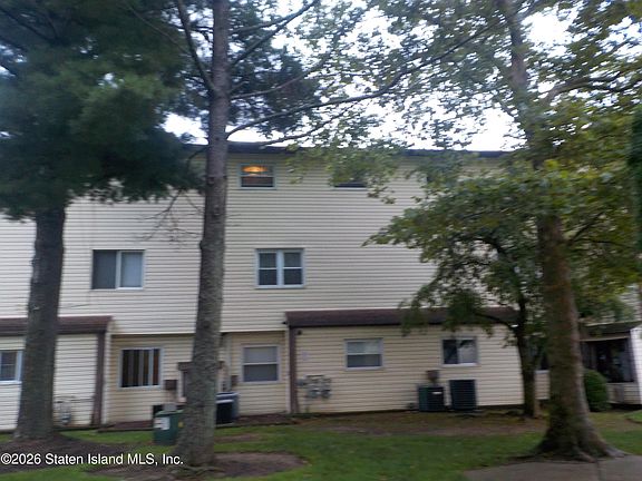 3rd image of 110 Timber Ridge Dr