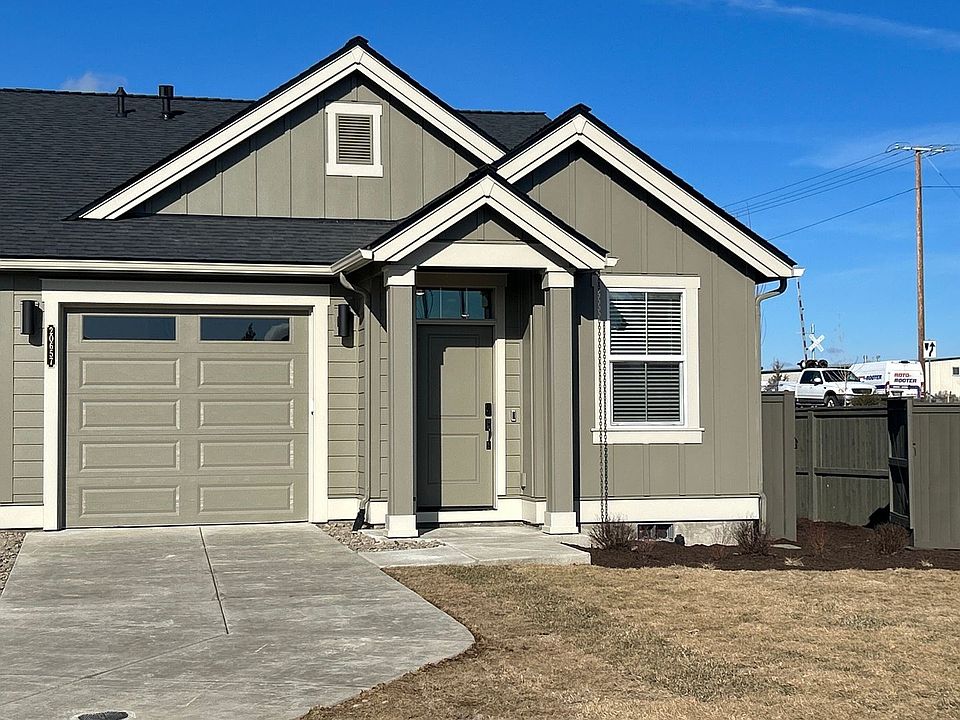 1st image of 20657 SE Iron Horse Ln