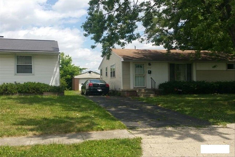 2nd image of 3542 Astor Ave