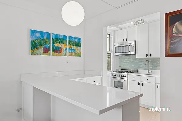 Sold by Triplemint | media 2