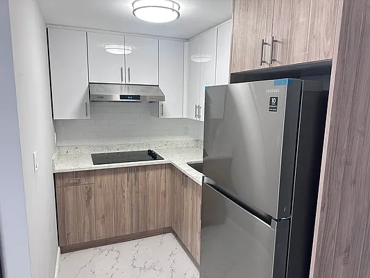 Rented by E Realty International Corp | media 2