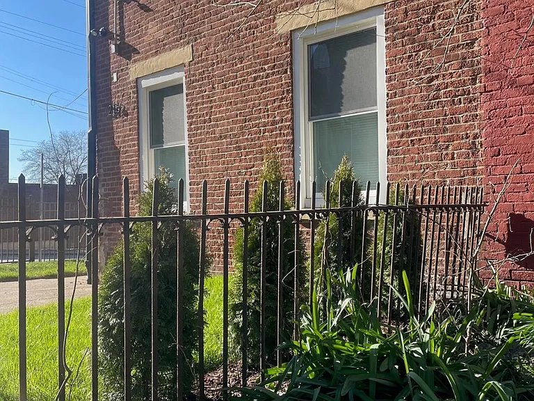 216 Findlay St #THREE — Photo 13