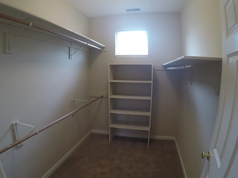 Portledge Commons, 1 and 2 Bedroom apartments, carport, central Lafayette — Photo 12