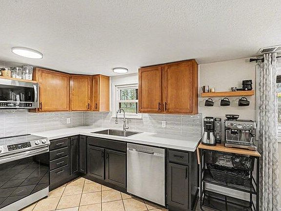 4th image of 11818 128th Ave