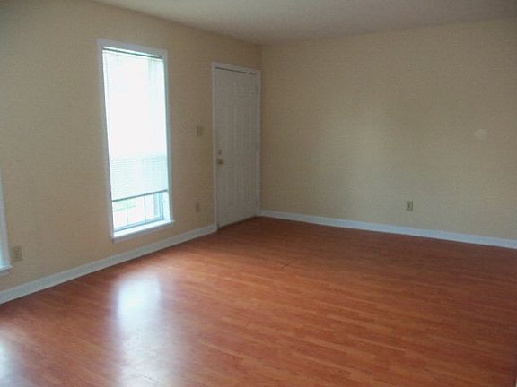 3rd image of 427 Evans Mill Dr Unit A