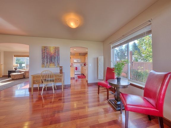 4th image of 8804 163rd St E