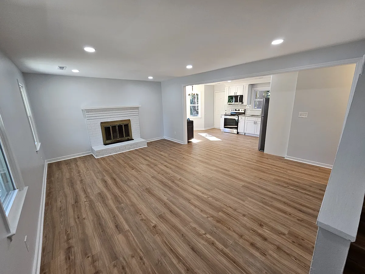 Building Photo - 2800 S Ridge Dr