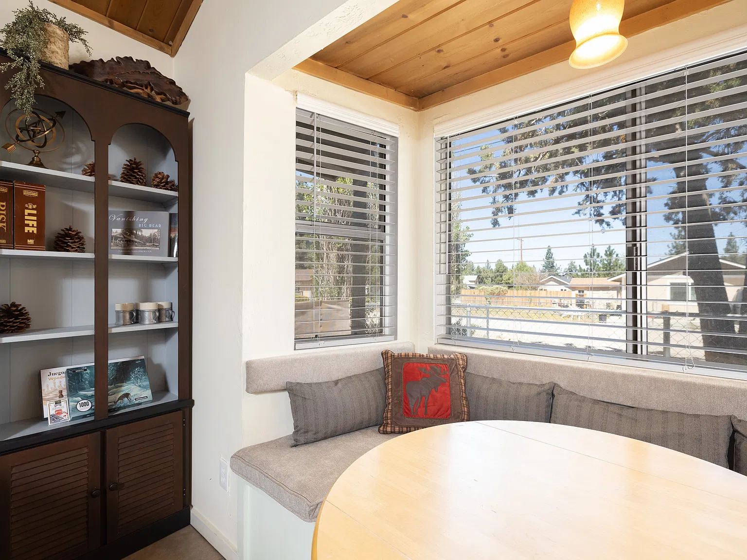 2 bed, 704 sqft, $1,800 — Photo 3