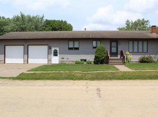 412 Jackson Blvd, Goose Lake, IA 52750