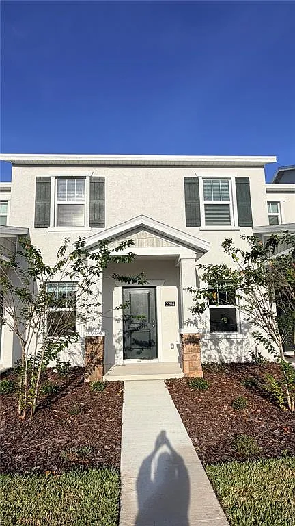 3 bed, 2.5 bath, 1615 sqft, $2,489 — Photo 1