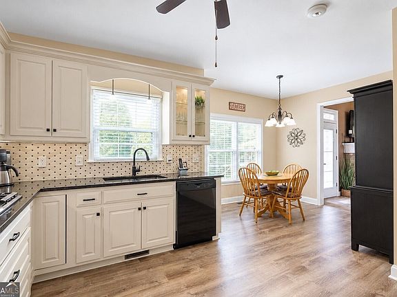 5th image of 4967 Reed Field Dr