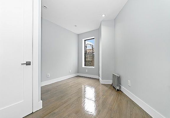 4th image of 244 E 117th St APT 5D