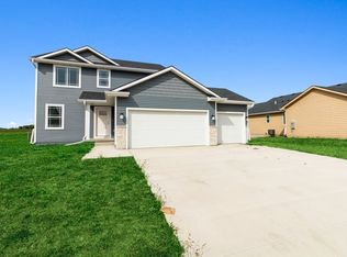 723 32nd St SW, Altoona, IA 50009