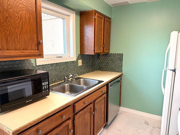 5th image of 5002 Dartmouth Dr APT 18