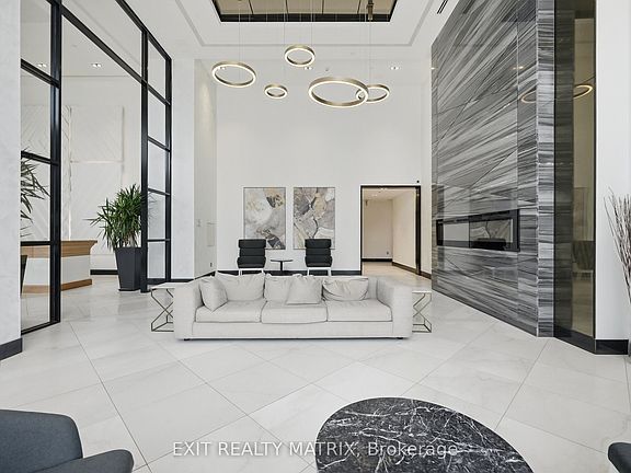 5th image of 255 Bay St #513