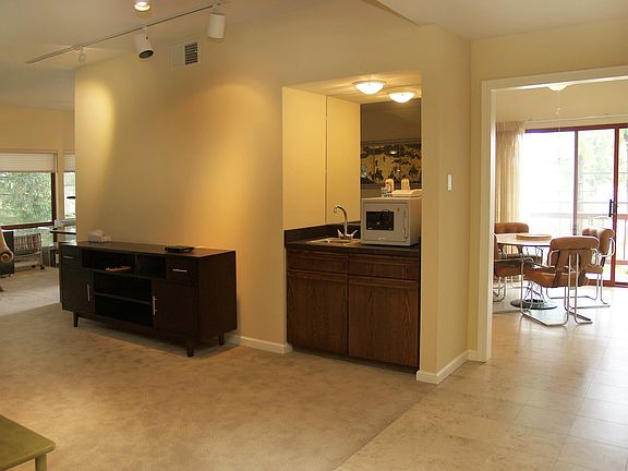 4th image of 10 9th Ave APT 304