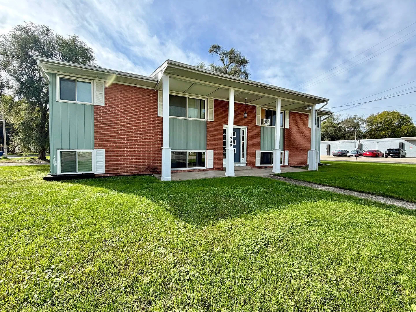 2 bed, 1.0 bath, 750 sqft, $1,400 — Photo 2