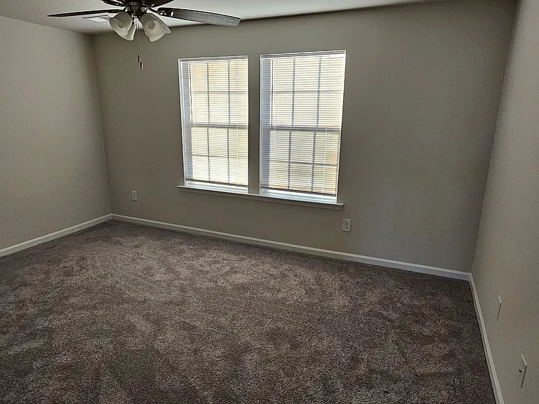 122 Somerset Ln — Photo 18