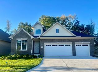 7832 Trailside Ct, West Bloomfield, MI 48323