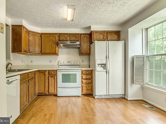 3rd image of 13900 Winding Ridge Ln